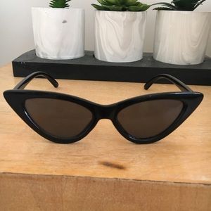 Cat eye clout goggles